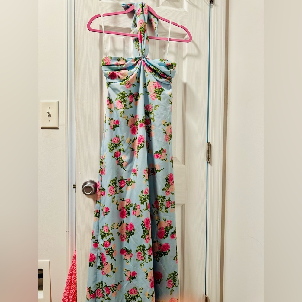 Vintage halter top that can be worn in different as noted by pictures xs fit sm